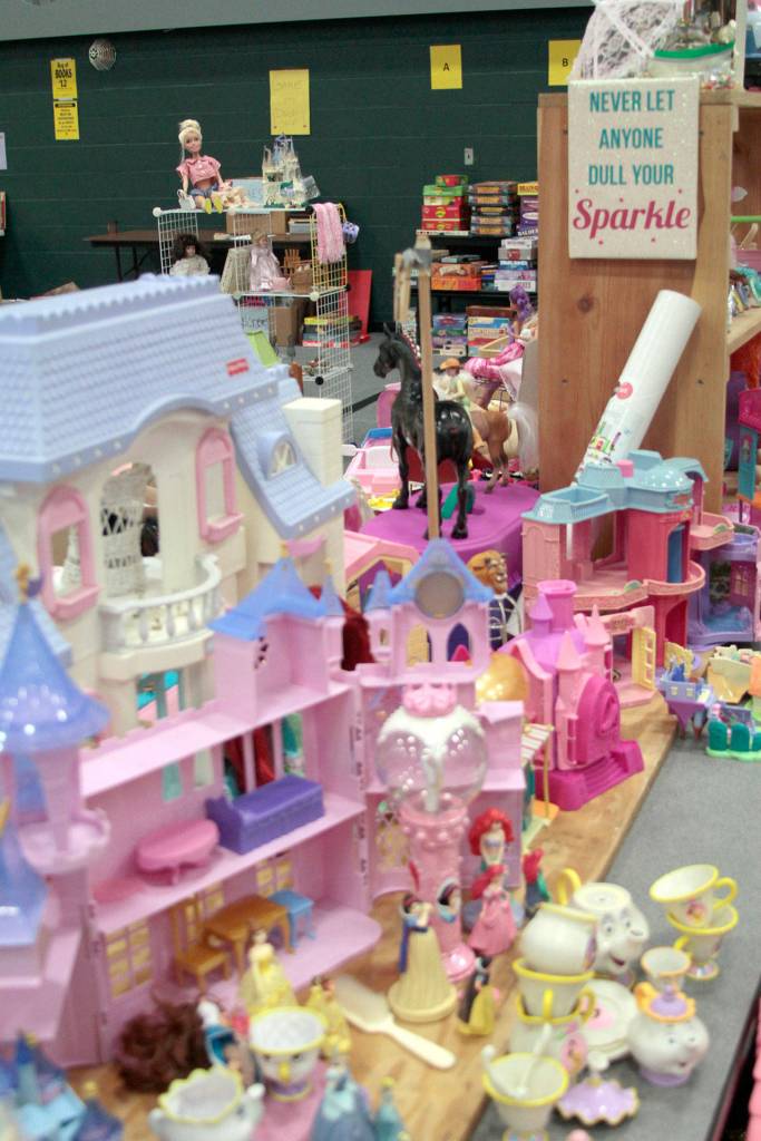 Sneek a peek: Behind the scenes at the Rotary auction | Photo gallery