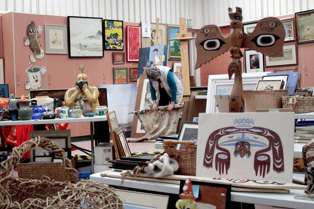 Sneek a peek: Behind the scenes at the Rotary auction | Photo gallery