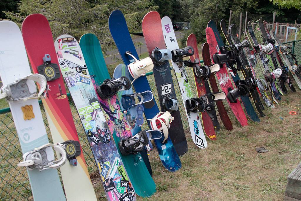 Sneek a peek: Behind the scenes at the Rotary auction | Photo gallery