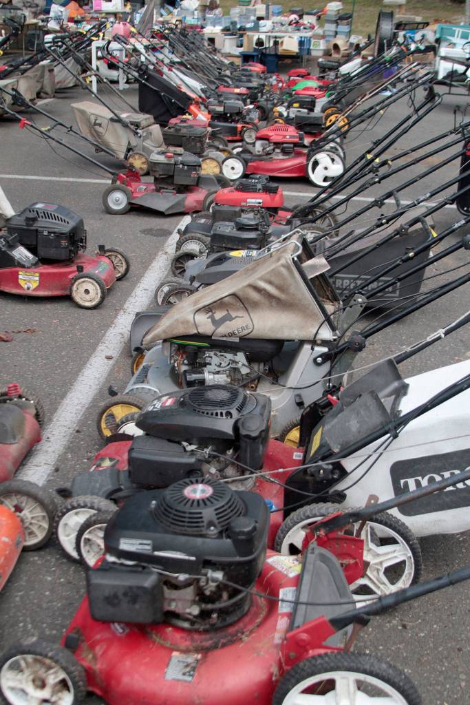 Sneek a peek: Behind the scenes at the Rotary auction | Photo gallery