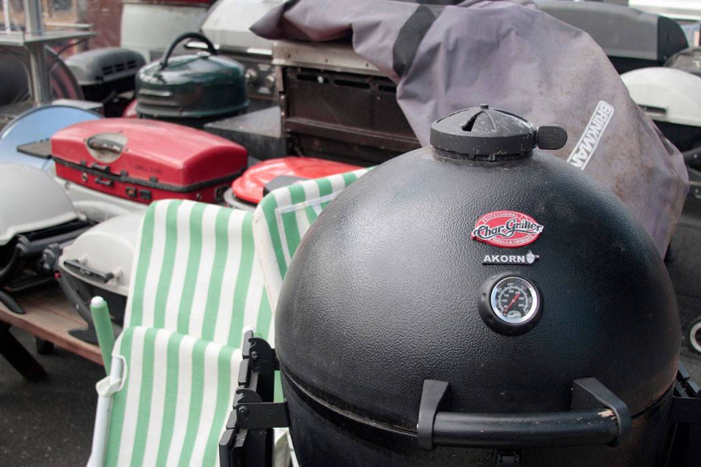 Sneek a peek: Behind the scenes at the Rotary auction | Photo gallery