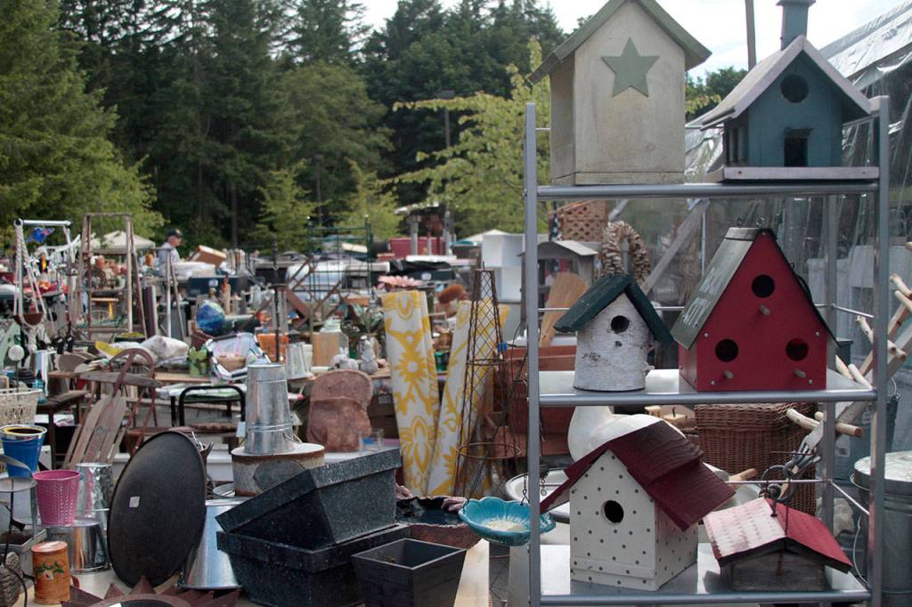 Sneek a peek: Behind the scenes at the Rotary auction | Photo gallery