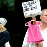 Families Belong Together | Photo of the day 6.30