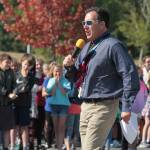 Sakai Principal Jim Corsetti gives a welcome back pep talk to students on the first day of school. (Brian Kelly | Bainbridge Island Review)