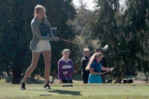 Girls drive, putt to 4-0 season with IHS win