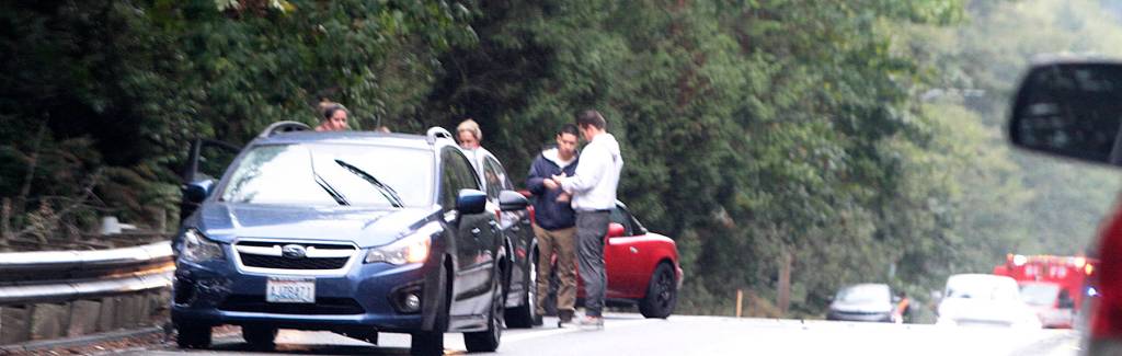 Multiple-car crashes Sunday make a mess of Highway 305