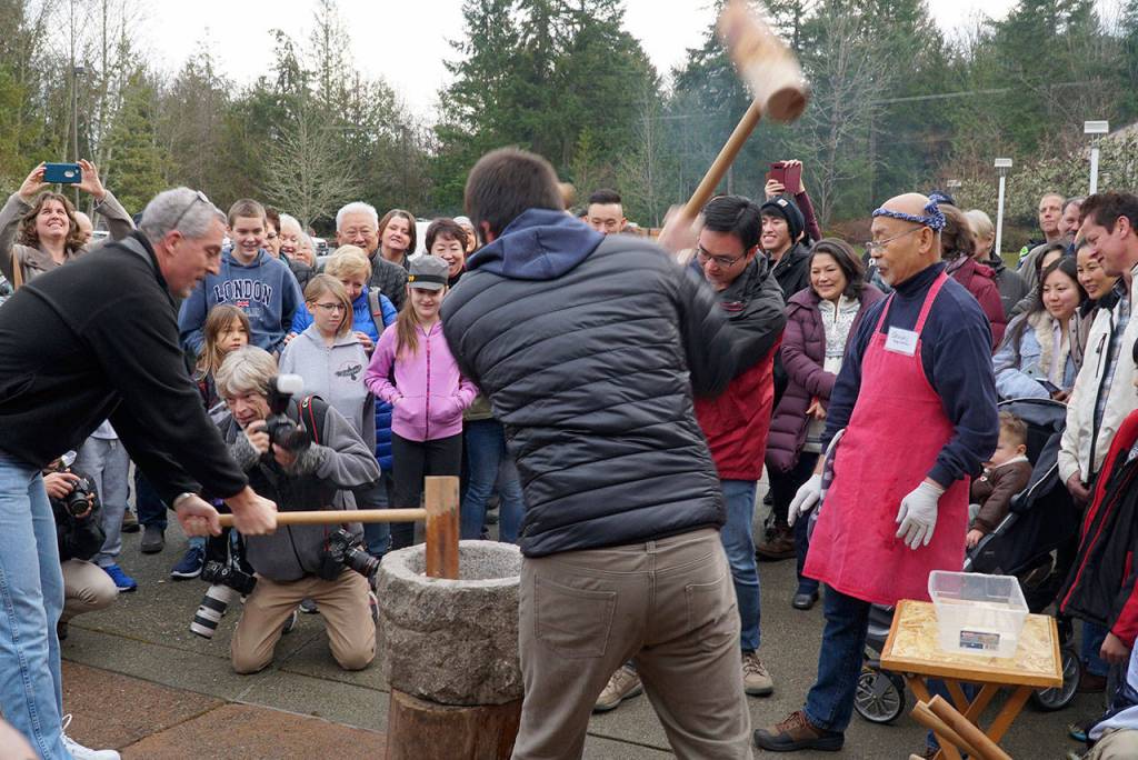 Mochi moments: Images from the 30th annual New Year’s gathering | Photo gallery