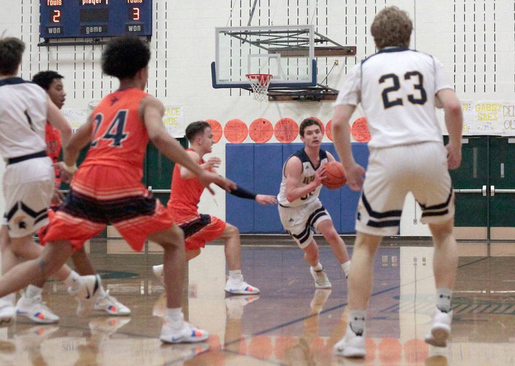 Spartan boys suffer Senior Night slump against EC | Photo gallery