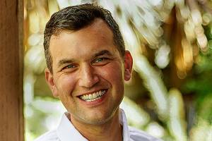 Bainbridge newcomer announces council bid