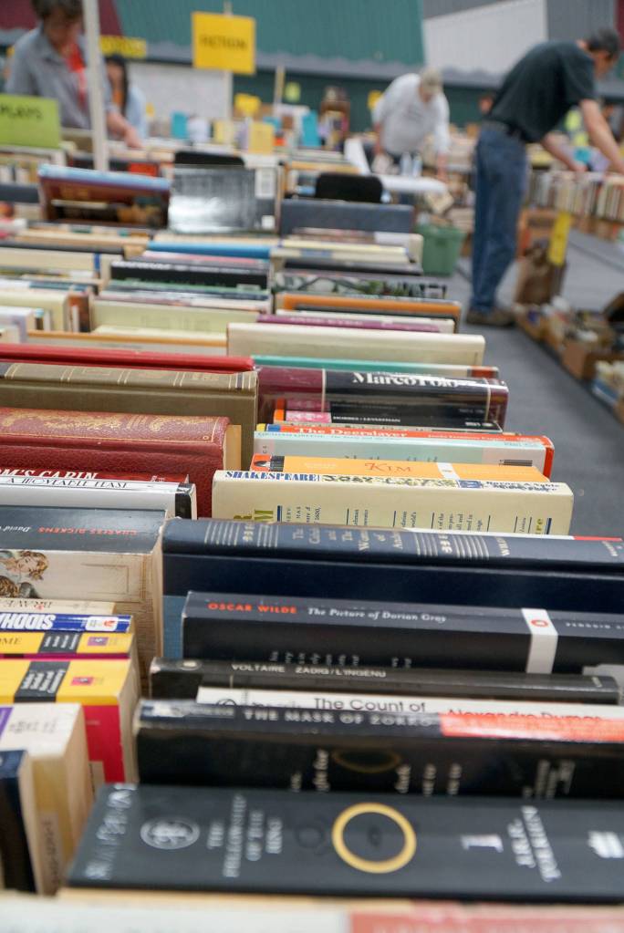 A peek before the preview: A look behind-the-scenes at the annual BI Rotary Auction and Rummage Sale - Part I | Photo gallery