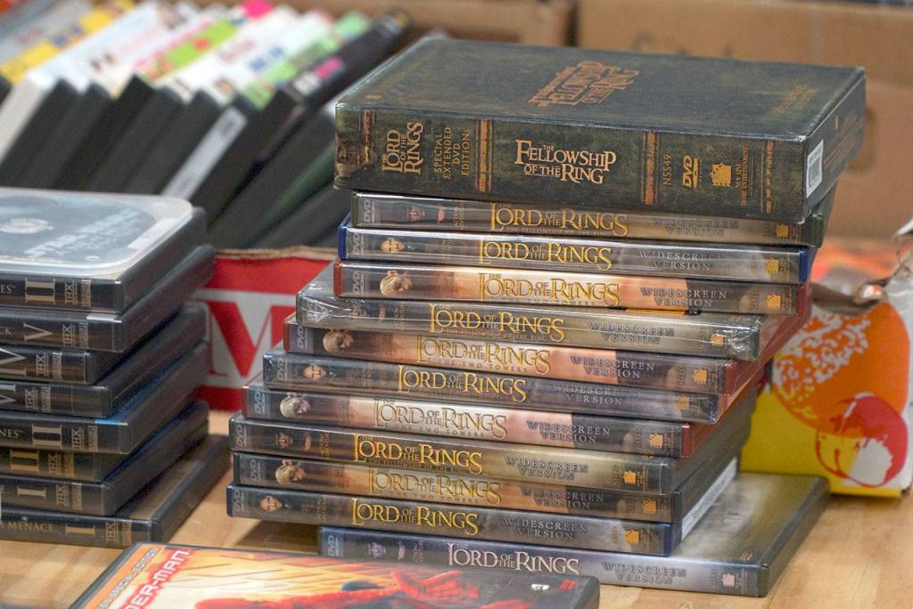 A peek before the preview: A look behind-the-scenes at the annual BI Rotary Auction and Rummage Sale - Part I | Photo gallery