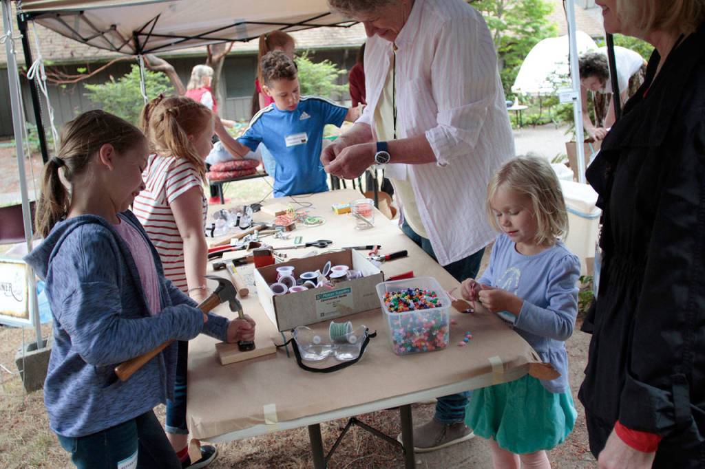 Living ‘On the Frontier’ at Rolling Bay Presbyterian bible school | Photo gallery