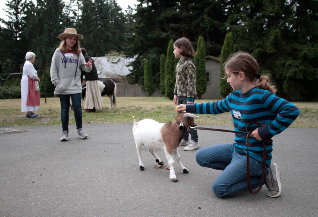 Living ‘On the Frontier’ at Rolling Bay Presbyterian bible school | Photo gallery