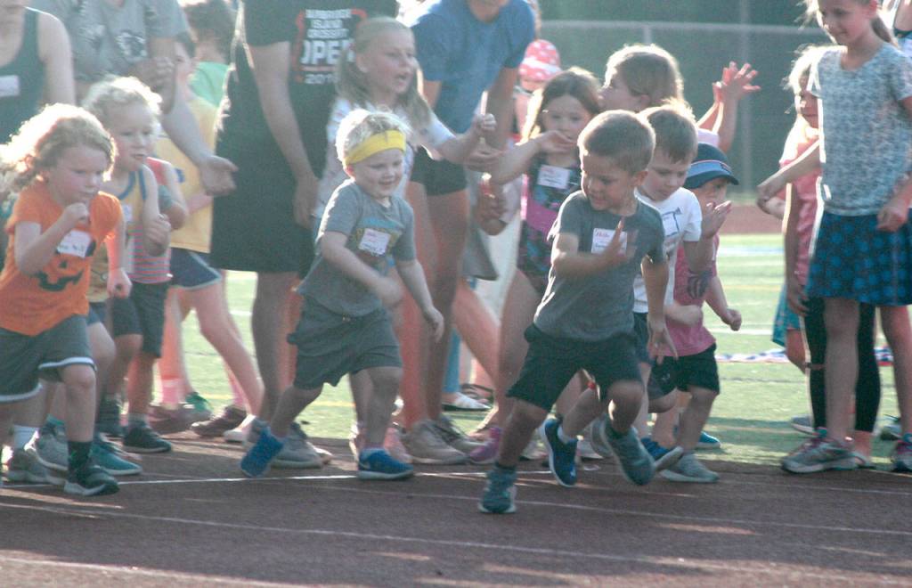 Hasty moments: Pictures from the fifth Kiwanis All-Comers Track Meet | Photo gallery