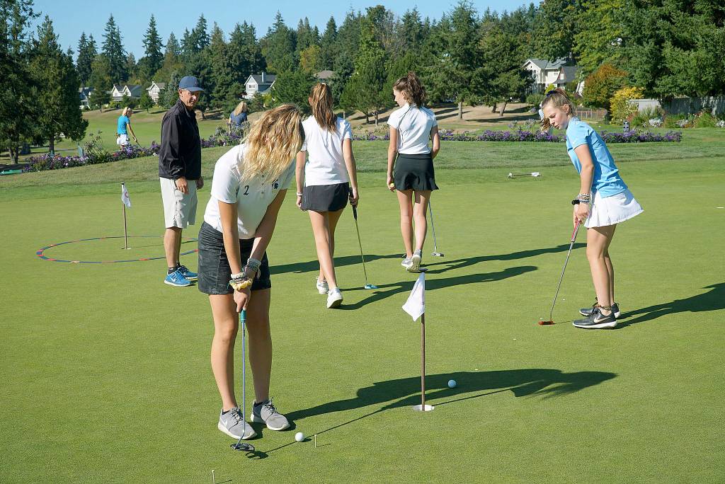 Largely untested, green girls golf team drives into bellwether year | FALL SPORTS PREVIEW