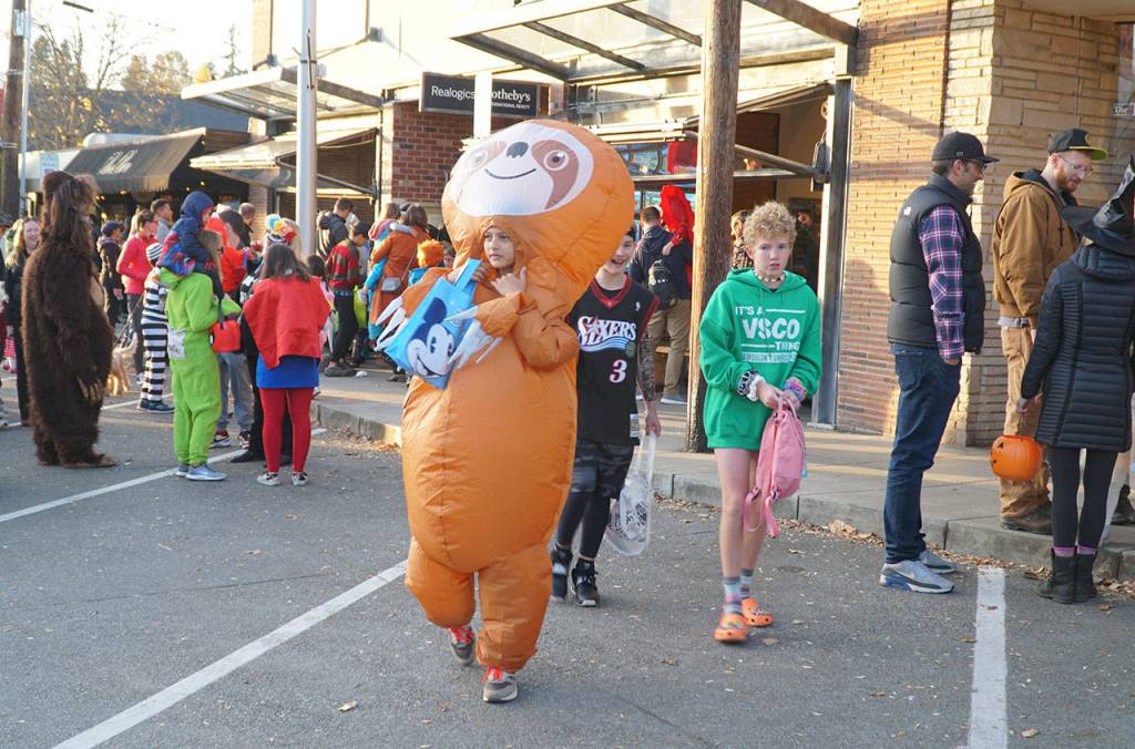 Picking pumpkins, changing faces: Snapshots of the year’s spookiest holiday on Bainbridge Island | Photo gallery