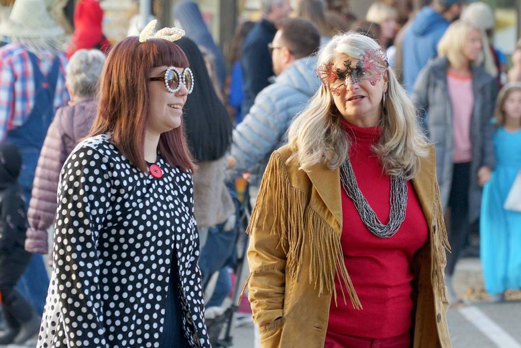 Picking pumpkins, changing faces: Snapshots of the year’s spookiest holiday on Bainbridge Island | Photo gallery