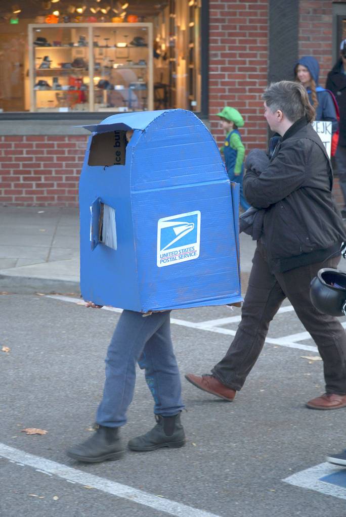 Picking pumpkins, changing faces: Snapshots of the year’s spookiest holiday on Bainbridge Island | Photo gallery