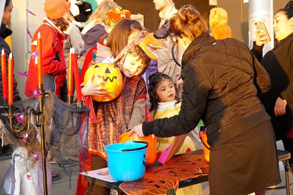 Picking pumpkins, changing faces: Snapshots of the year’s spookiest holiday on Bainbridge Island | Photo gallery