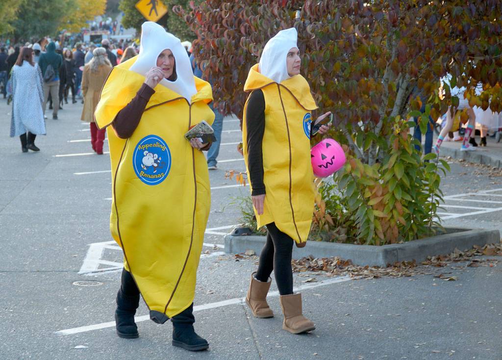 Picking pumpkins, changing faces: Snapshots of the year’s spookiest holiday on Bainbridge Island | Photo gallery