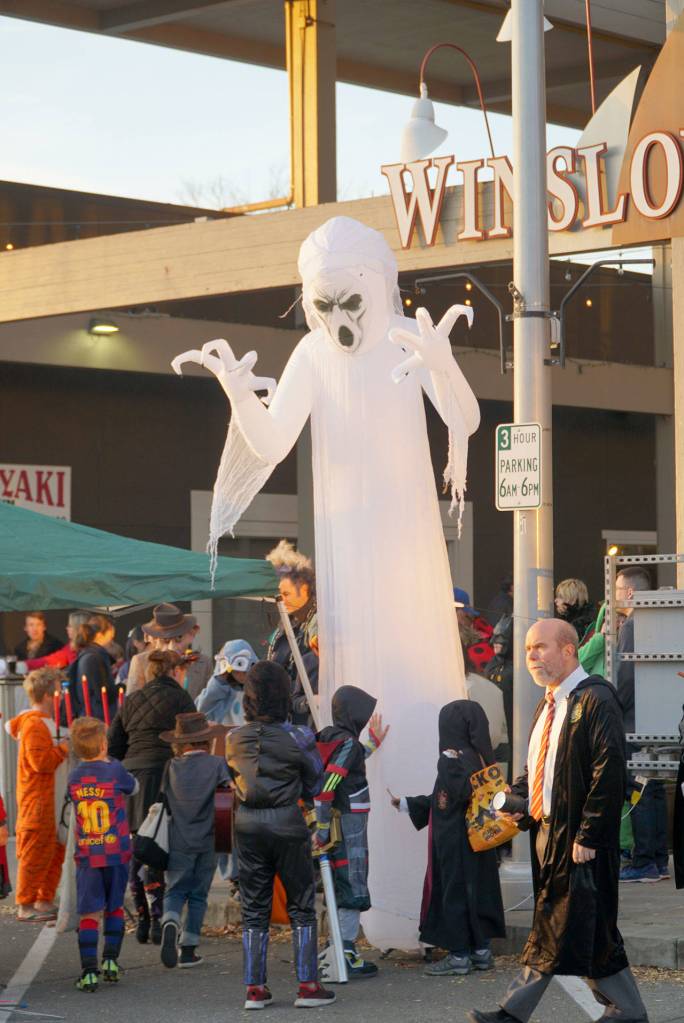 Picking pumpkins, changing faces: Snapshots of the year’s spookiest holiday on Bainbridge Island | Photo gallery