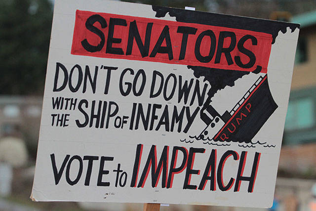 Trump impeachment rally draws big crowd | Photo gallery