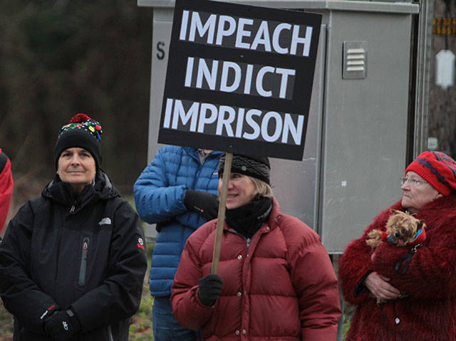 Trump impeachment rally draws big crowd | Photo gallery