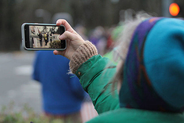Trump impeachment rally draws big crowd | Photo gallery