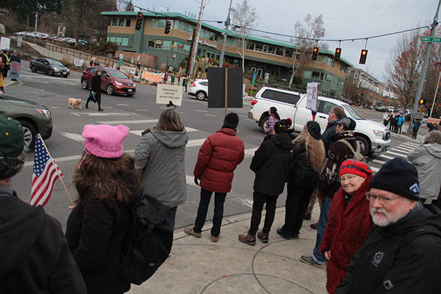 Trump impeachment rally draws big crowd | Photo gallery