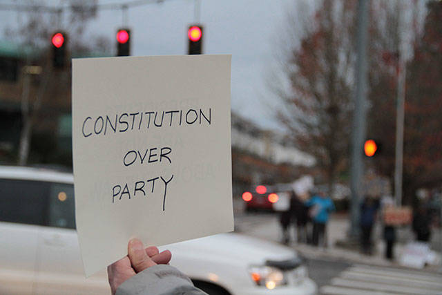 Trump impeachment rally draws big crowd | Photo gallery