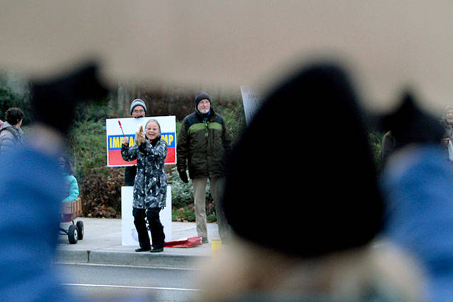 Trump impeachment rally draws big crowd | Photo gallery