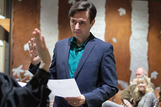 Bainbridge councilmembers take the oath | Photo gallery