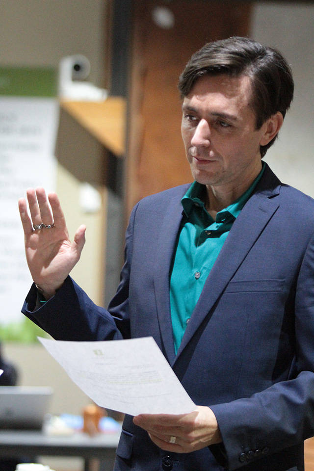 Bainbridge councilmembers take the oath | Photo gallery