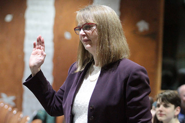 Bainbridge councilmembers take the oath | Photo gallery