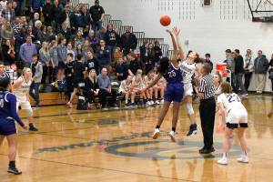 Sweet Senior Night sweep: Island girls best Ingraham 67-40 | Photo gallery