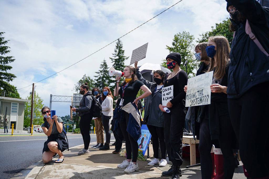 Gallery | Youth-led memorial demonstration takes to Winslow streets