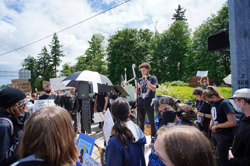 Gallery | Youth-led memorial demonstration takes to Winslow streets