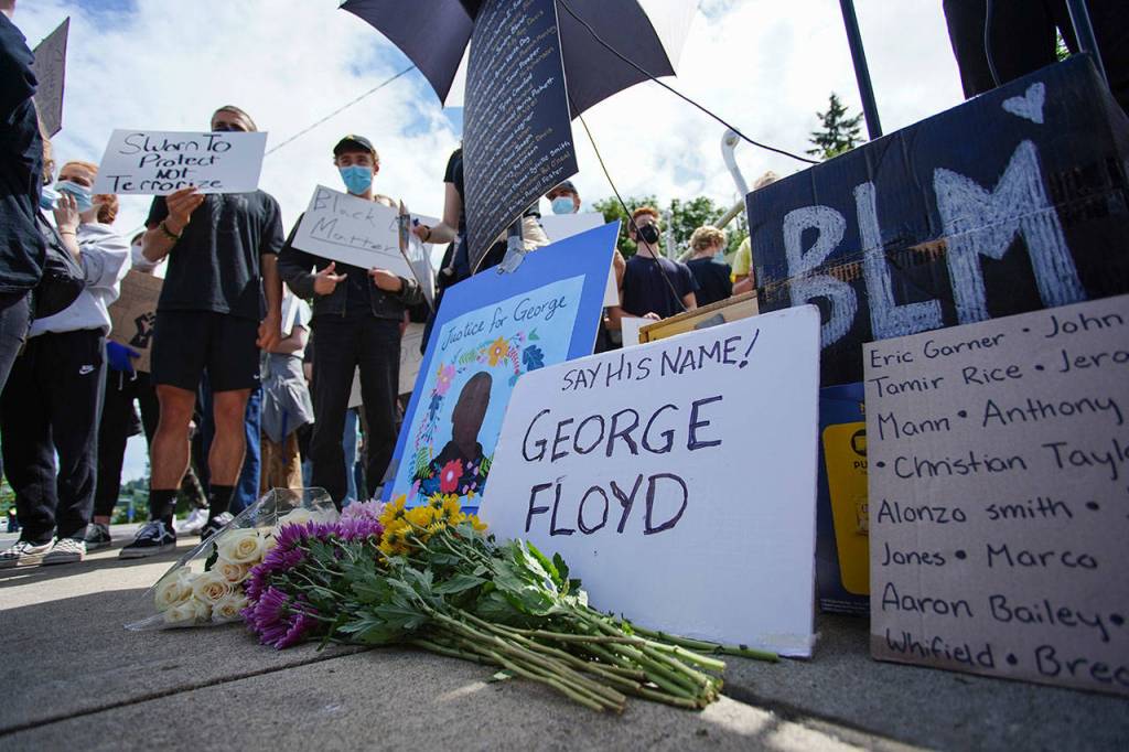Gallery | Youth-led memorial demonstration takes to Winslow streets