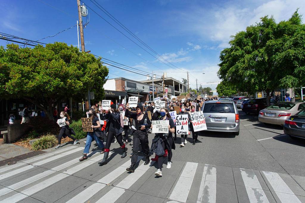 Gallery | Youth-led memorial demonstration takes to Winslow streets