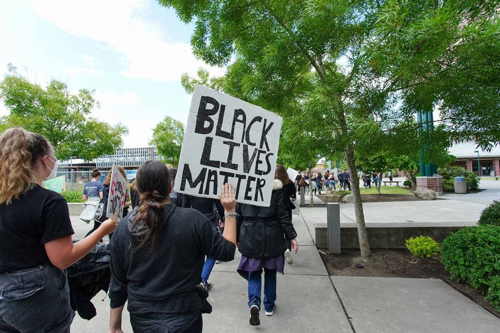 Gallery | Youth-led memorial demonstration takes to Winslow streets