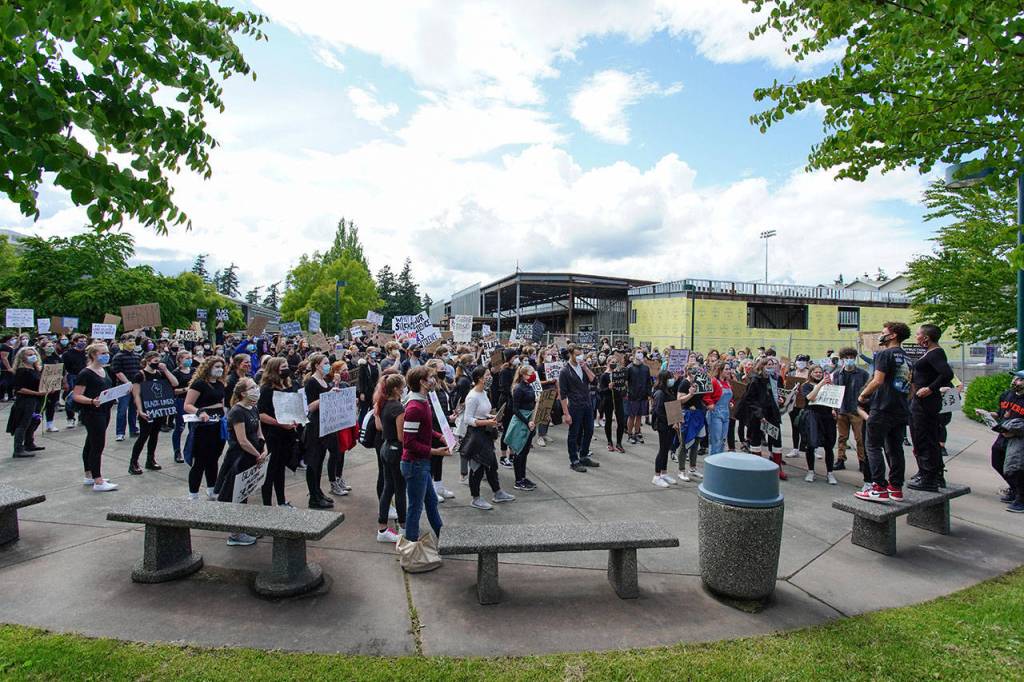 Gallery | Youth-led memorial demonstration takes to Winslow streets