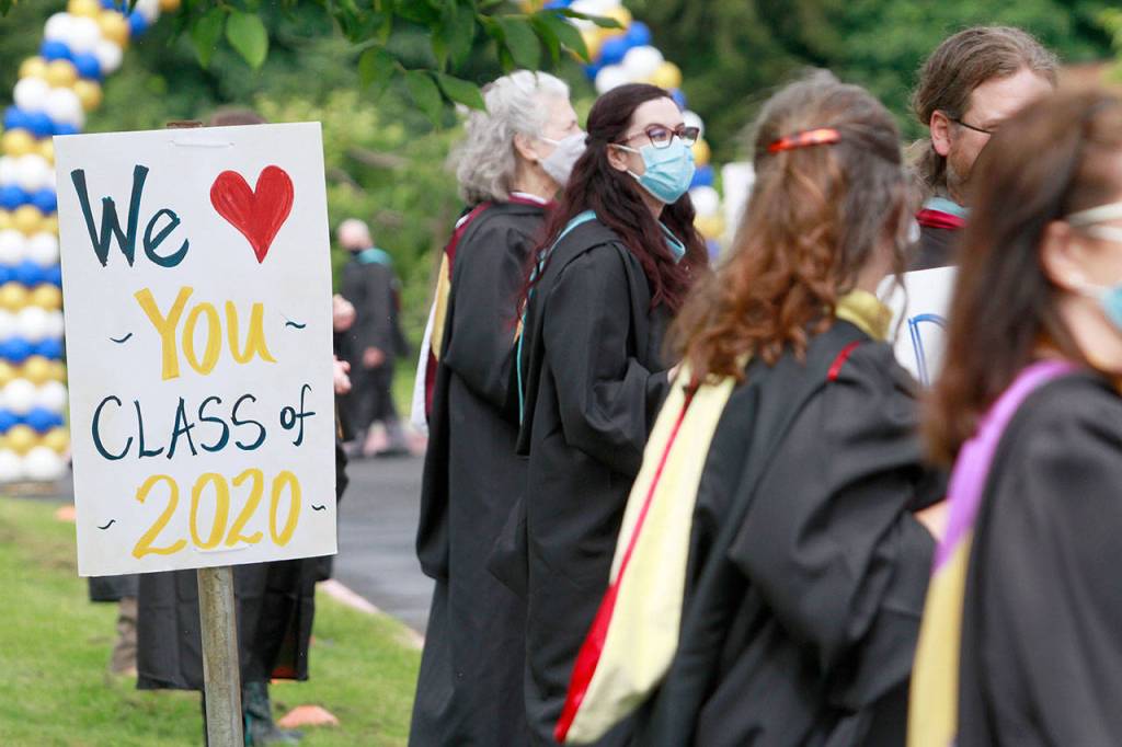 Photo gallery | Pomp despite circumstance: Drive-thru commencement celebrates island grads