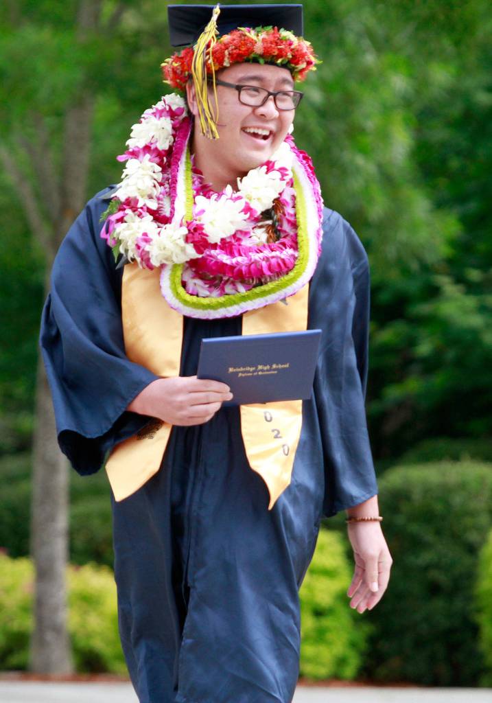 Photo gallery | Pomp despite circumstance: Drive-thru commencement celebrates island grads