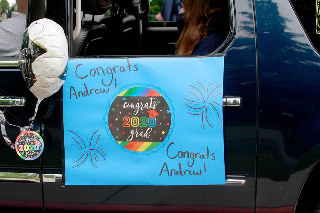 Photo gallery | Pomp despite circumstance: Drive-thru commencement celebrates island grads