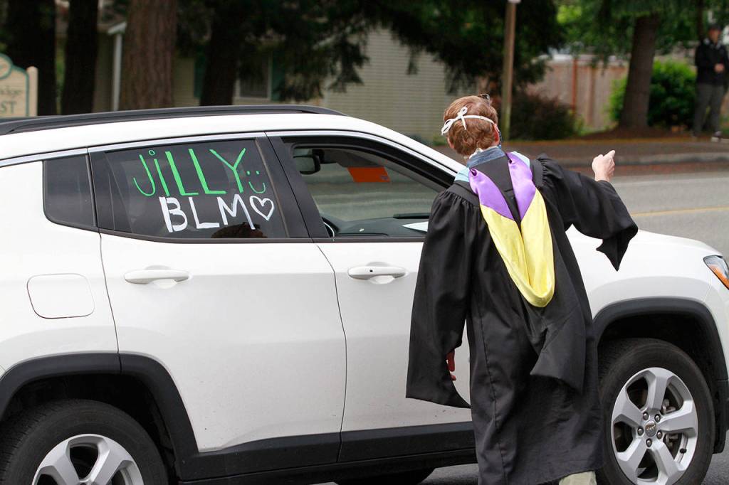 Photo gallery | Pomp despite circumstance: Drive-thru commencement celebrates island grads