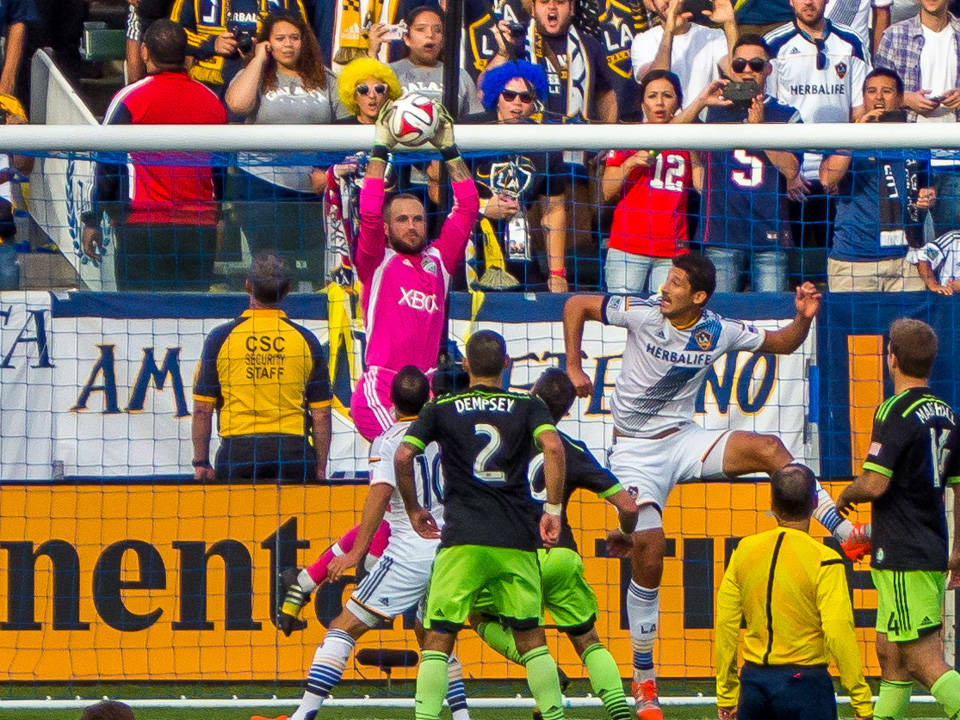 Sounders goalie building ‘dream home’ in Blakely Harbor