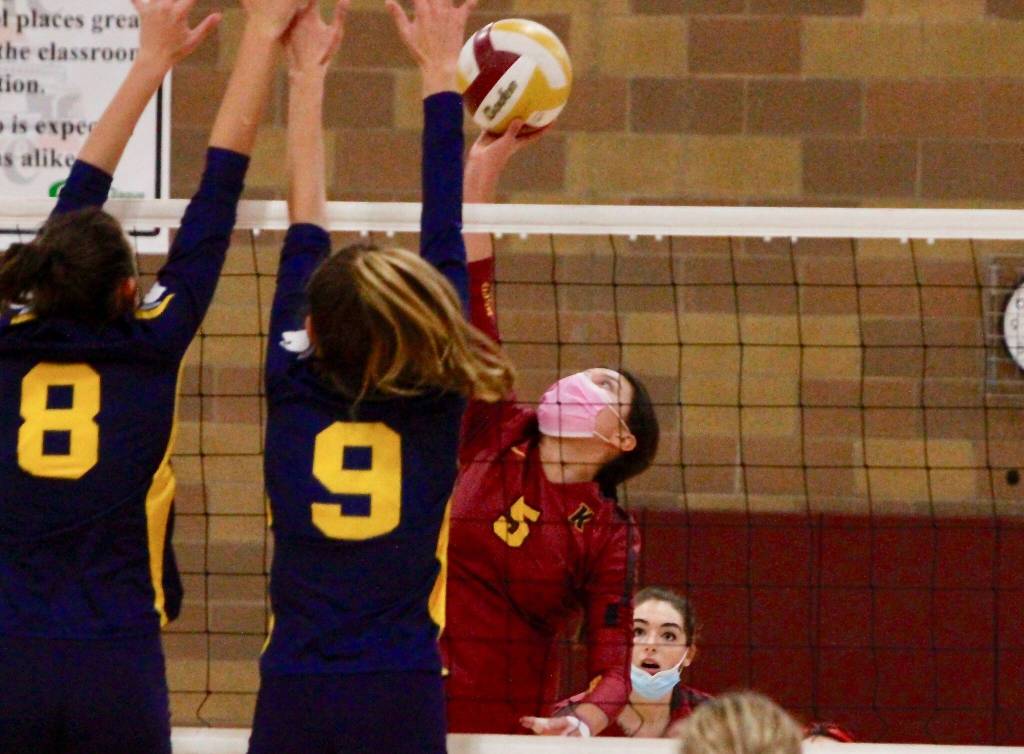 Kingston senior Nizhoni Price gets to a pass and looks to score against Bainbridge. (Mark Krulish/Kitsap News Group)