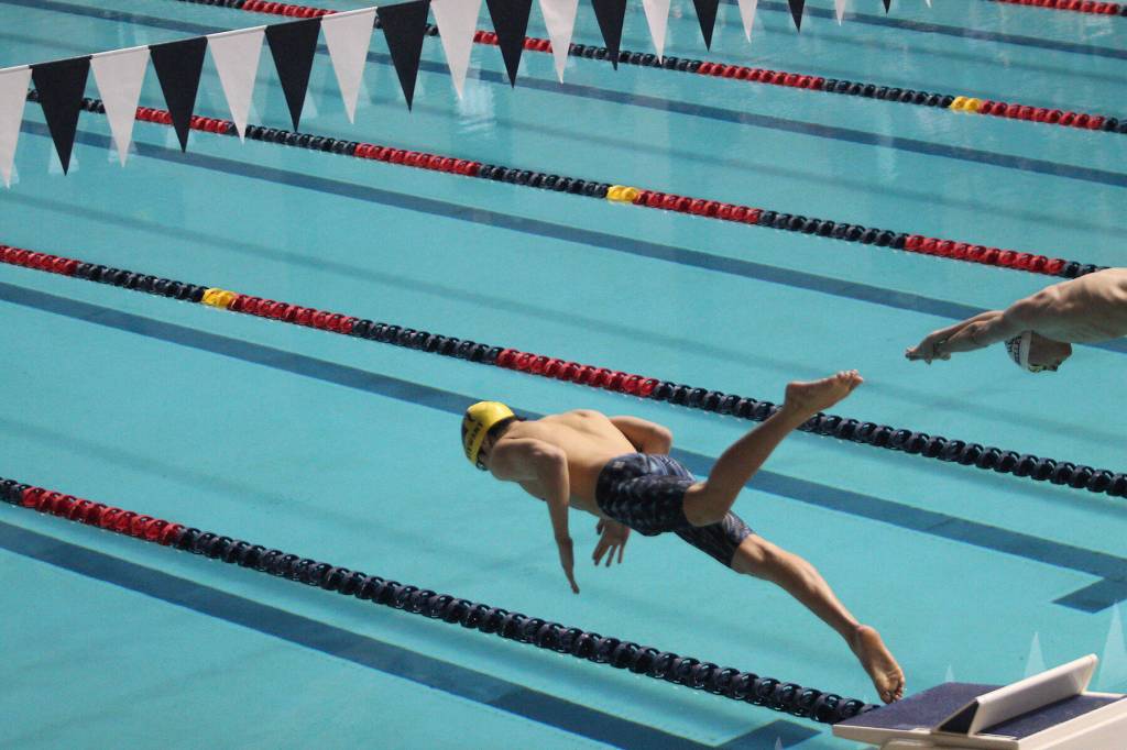 Eamon Greathouse of Bainbridge gets off to a great start.