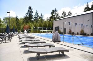 Outdoor heated pool at the BI Recreation Center in Meadowmeer. Nancy Treder/Bainbridge Island Review Photos