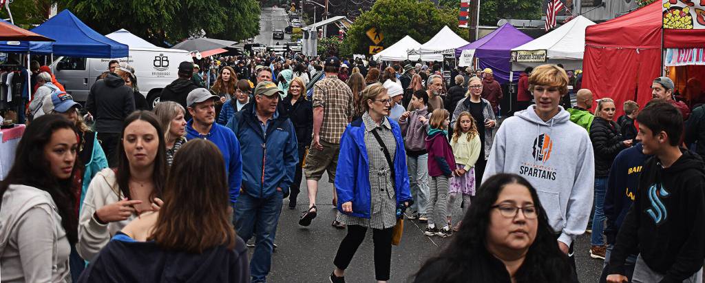 Bainbridge Islanders filled up Winslow during the Street Fair.